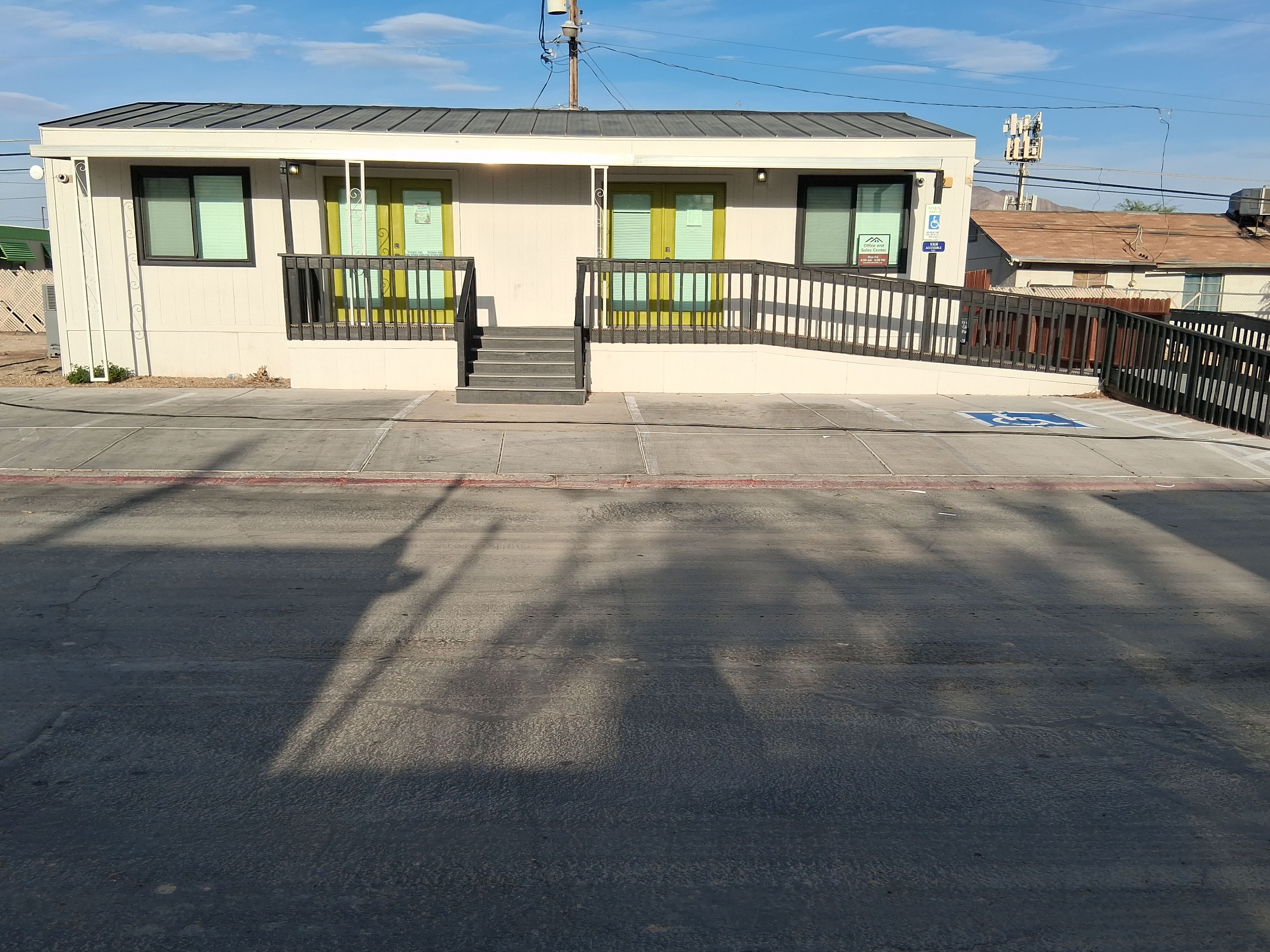 Dirty storefront before washing
